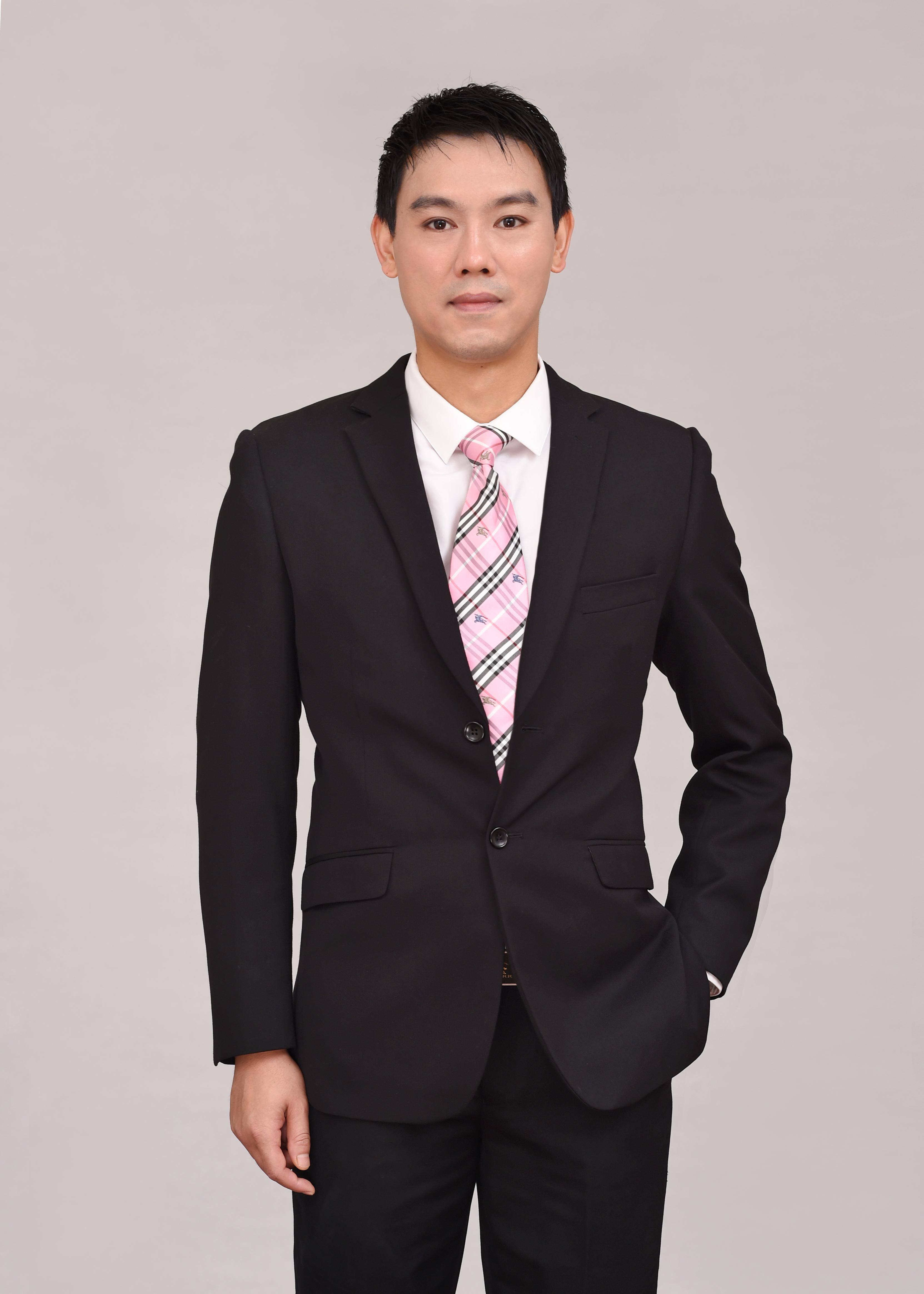 冯菊英 调色与视觉增强负责人